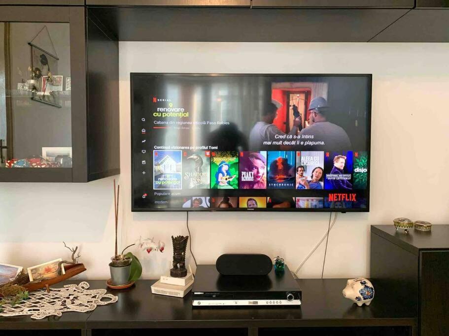 Central Apartment Muncii Area Netflix Bucharest Luaran gambar