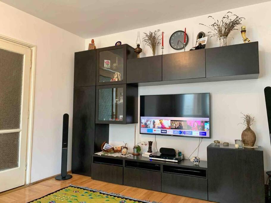 Central Apartment Muncii Area Netflix Bucharest Luaran gambar