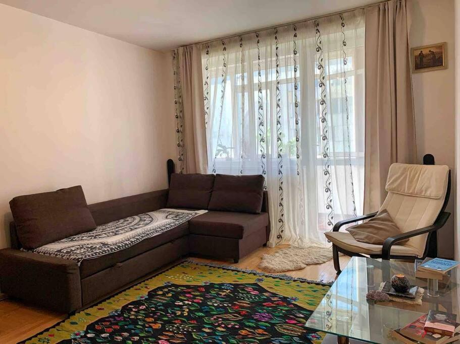 Central Apartment Muncii Area Netflix Bucharest Luaran gambar