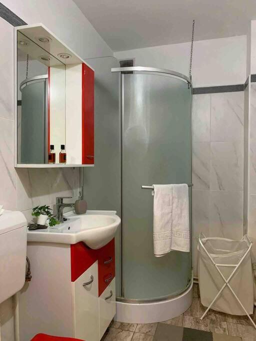 Central Apartment Muncii Area Netflix Bucharest Luaran gambar